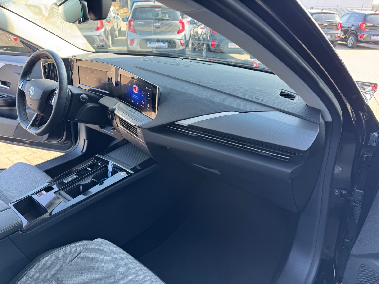 Opel Astra L Lim. 1.2 AUTOMATIK Elegance - Samsaru's Car Outlet
