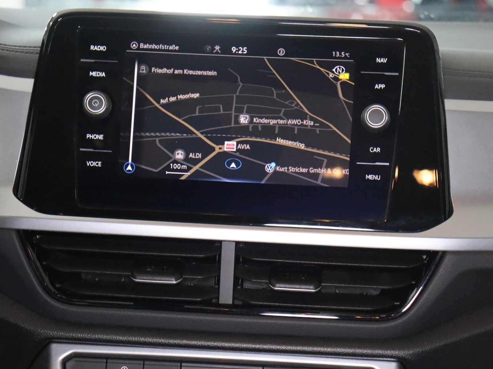 Volkswagen T-ROC Life 1.0TSI - Samsaru's Car Outlet