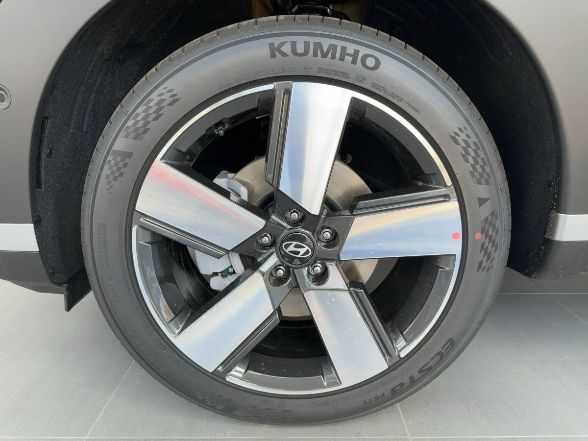 Hyundai SANTA FE 1.6 HEV 4WD Signature - Samsaru's Car Outlet