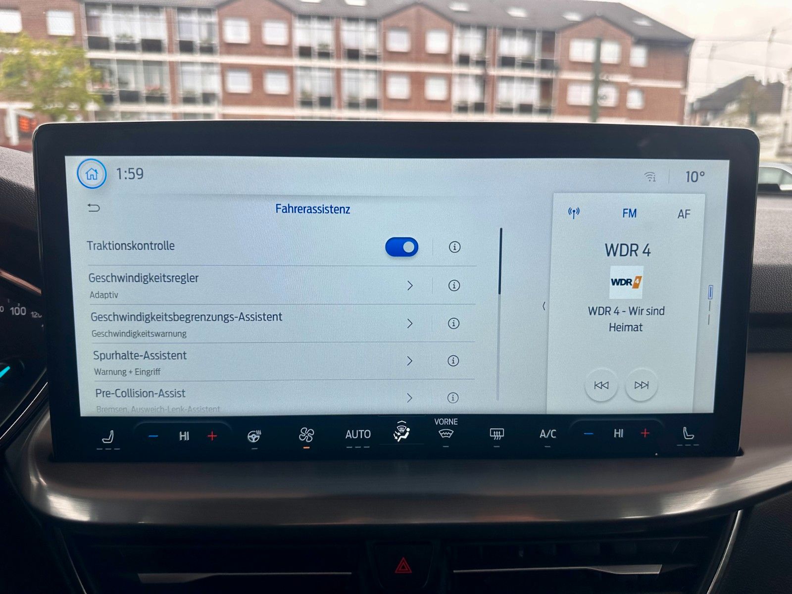 Ford Focus Lim. Titanium| Navi | LED | Assistenzpaket