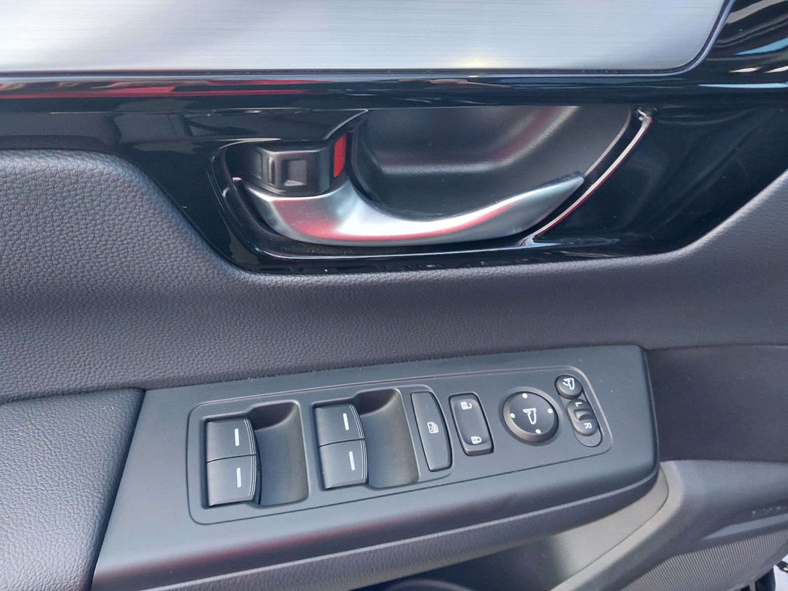 Honda CR-V 2,0 e:HEV Elegance AWD Navi/LED