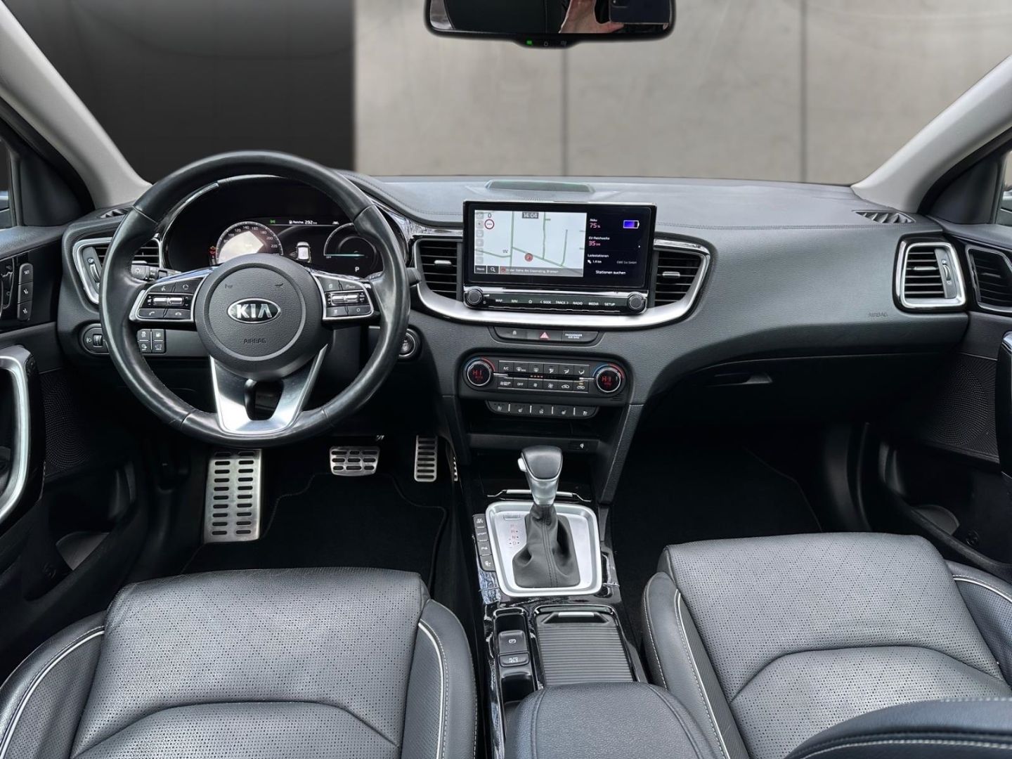 Kia XCeed PLATINUM Plug-in Hybrid - Samsaru's Car Outlet