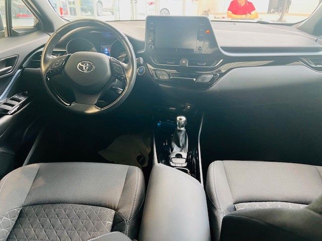 Toyota C-HR 2.0l Hybrid - Samsaru's Car Outlet