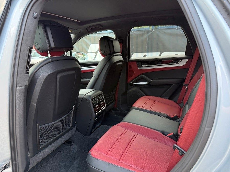 Porsche Cayenne S E-Hybrid PDCC Sitzbelüftung SPORT-DESI