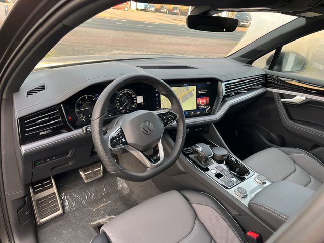 Volkswagen Touareg 3.0 TDI R-Line - Samsaru's Car Outlet