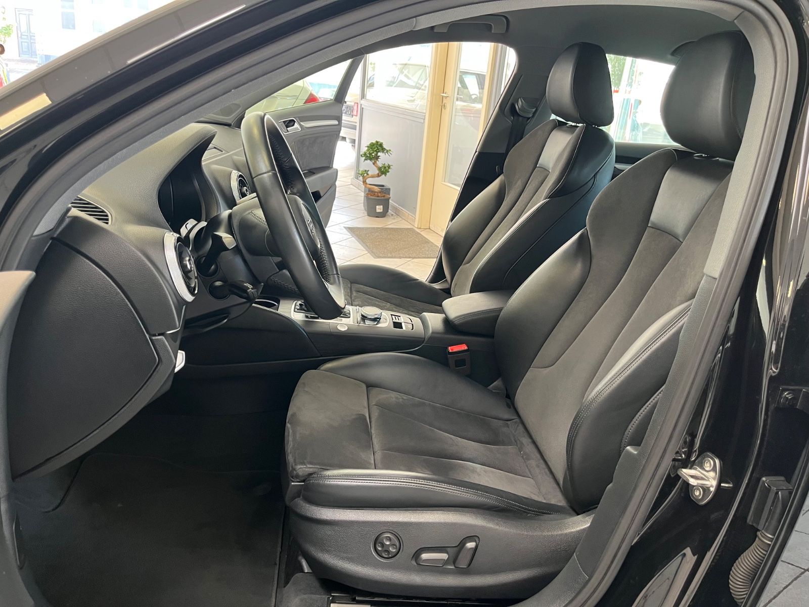 Audi A3 Lim. 40 TFSI Quattro S-Line Sport - Samsaru's Car Outlet