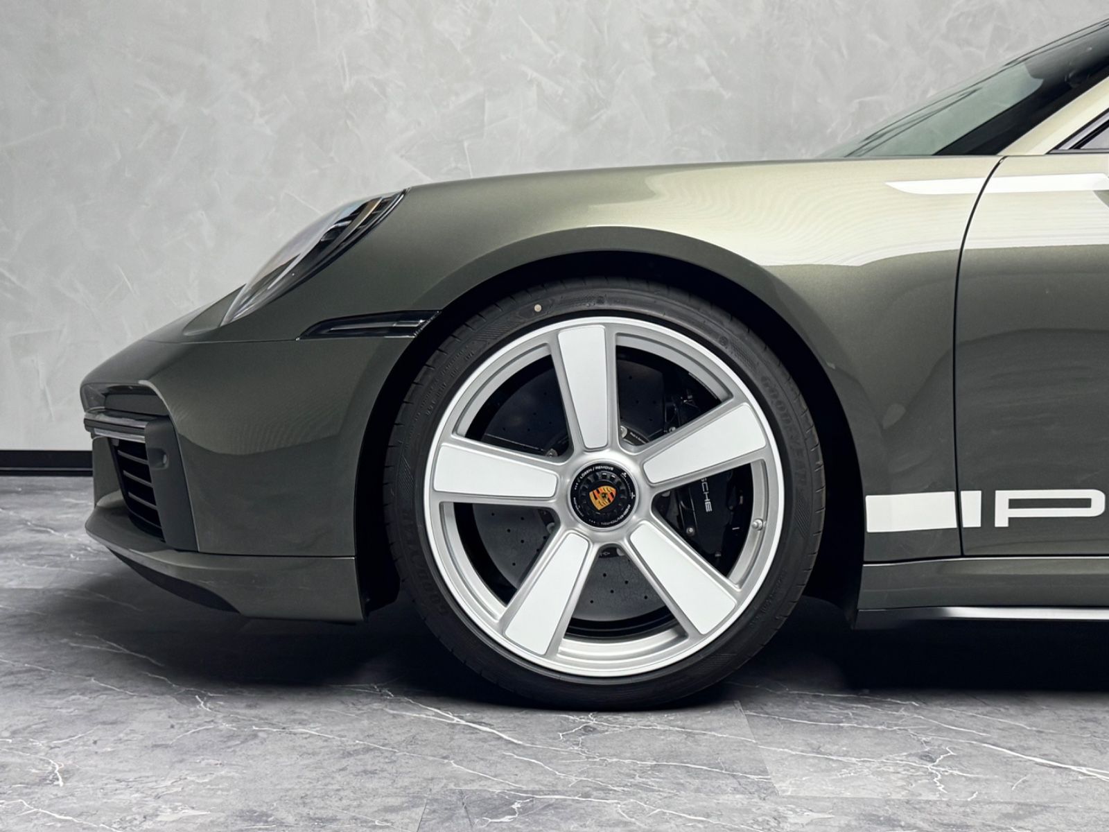 Porsche 992 Turbo50 HERITAGE BLANCO COC PY25