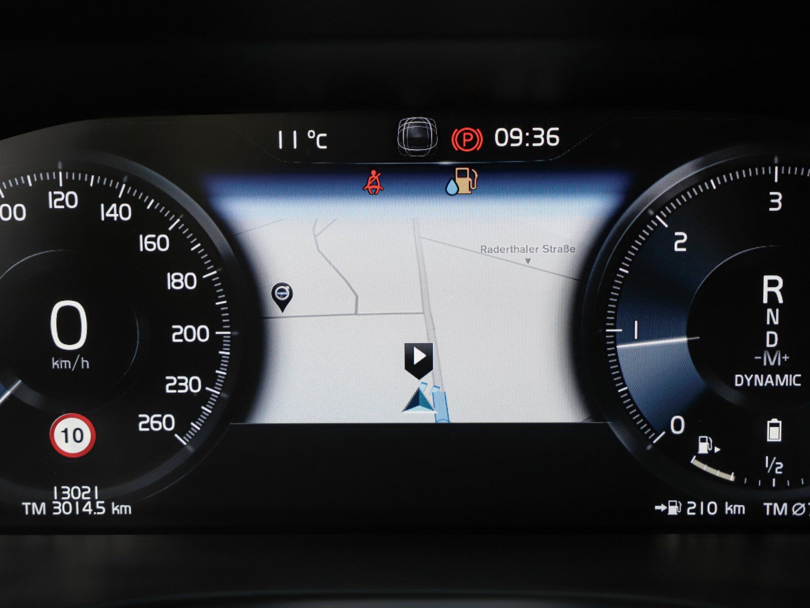 Volvo XC60 B4 (D) AWD R-Design NP:79.860,-//PANO/HUD/B