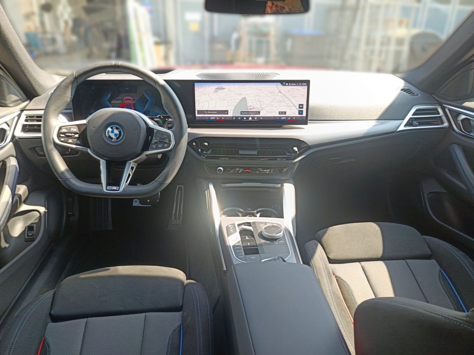 BMW i4 eDrive40 M SPORTPAKET+LIVE COCKPIT PRO+HARMAN