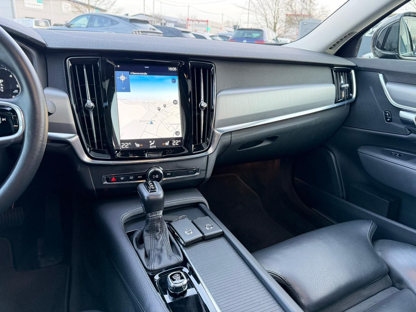 Volvo S90 2.0 D4 Momentum HeadUP 360° Schiebedach