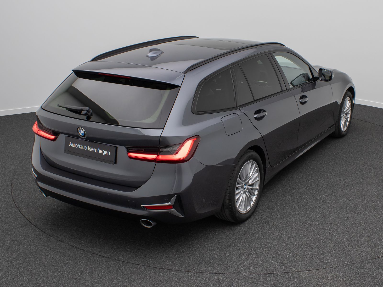 BMW 320d Luxury Line - Samsaru's Car Outlet
