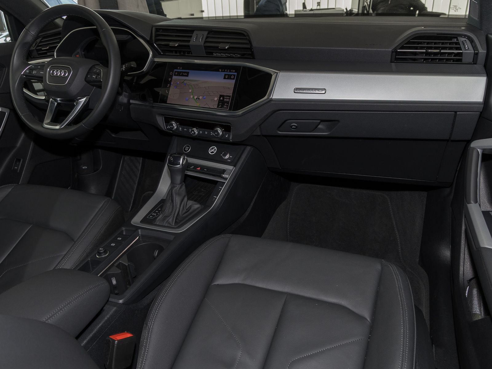 Audi Q3 40 TFSI Q ADVANCED - Samsaru's Car Outlet