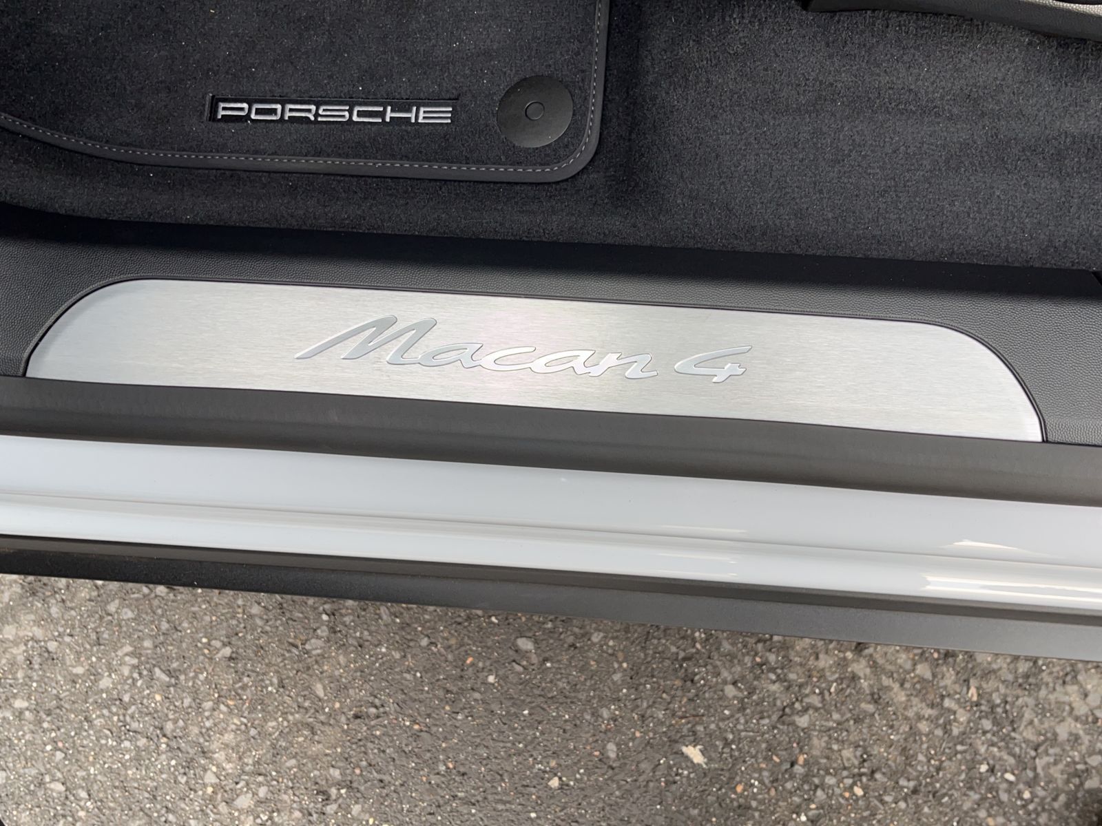 Porsche Macan 4 - Samsaru's Car Outlet