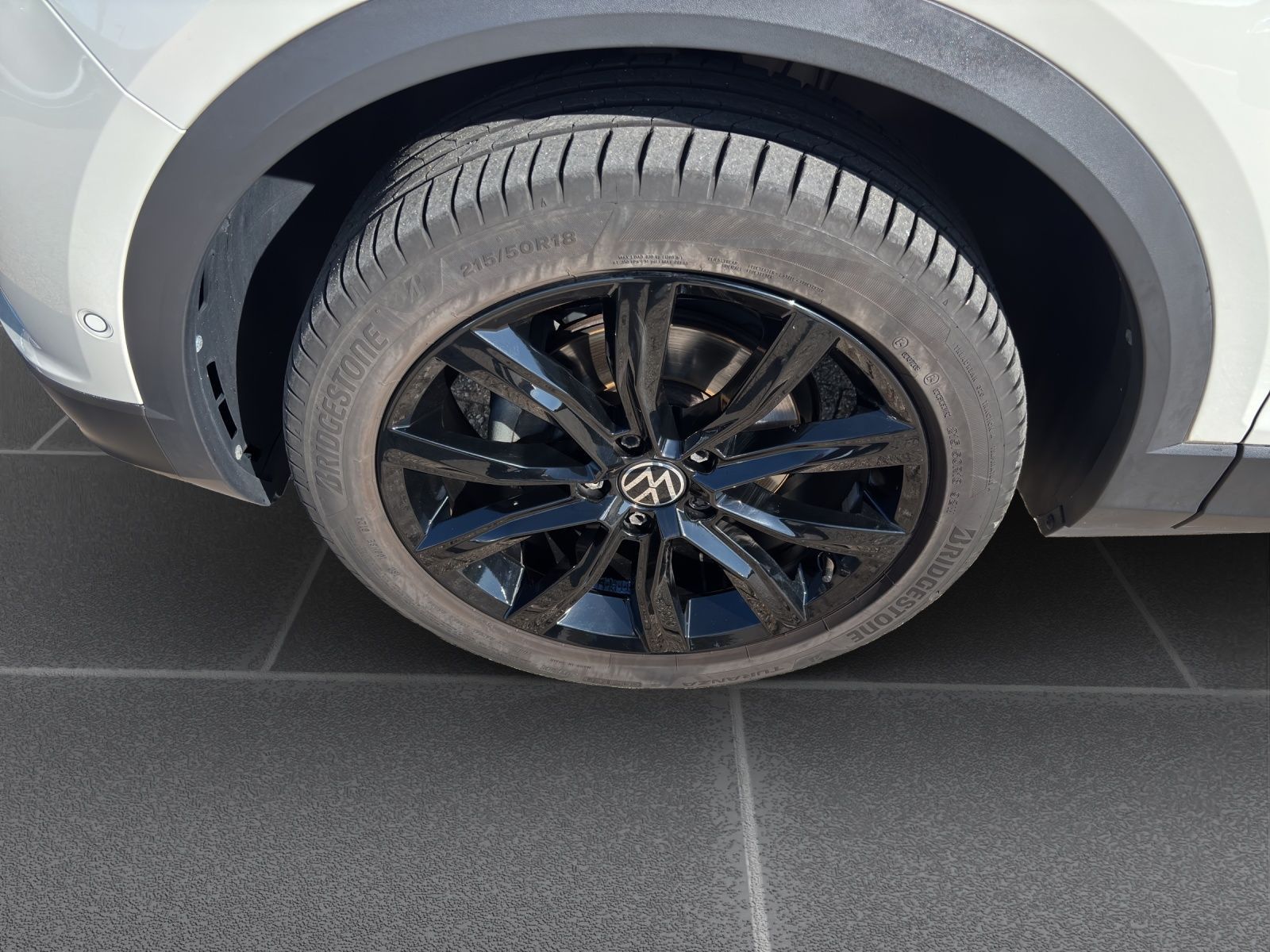 Volkswagen T-Roc Style 1.5 TSI DSG - Samsaru's Car Outlet