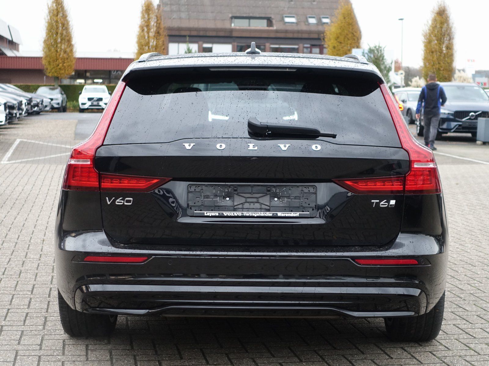 Volvo V60 Plus Dark T6 AWD Plug-in Hybrid AHK/360°/KAM