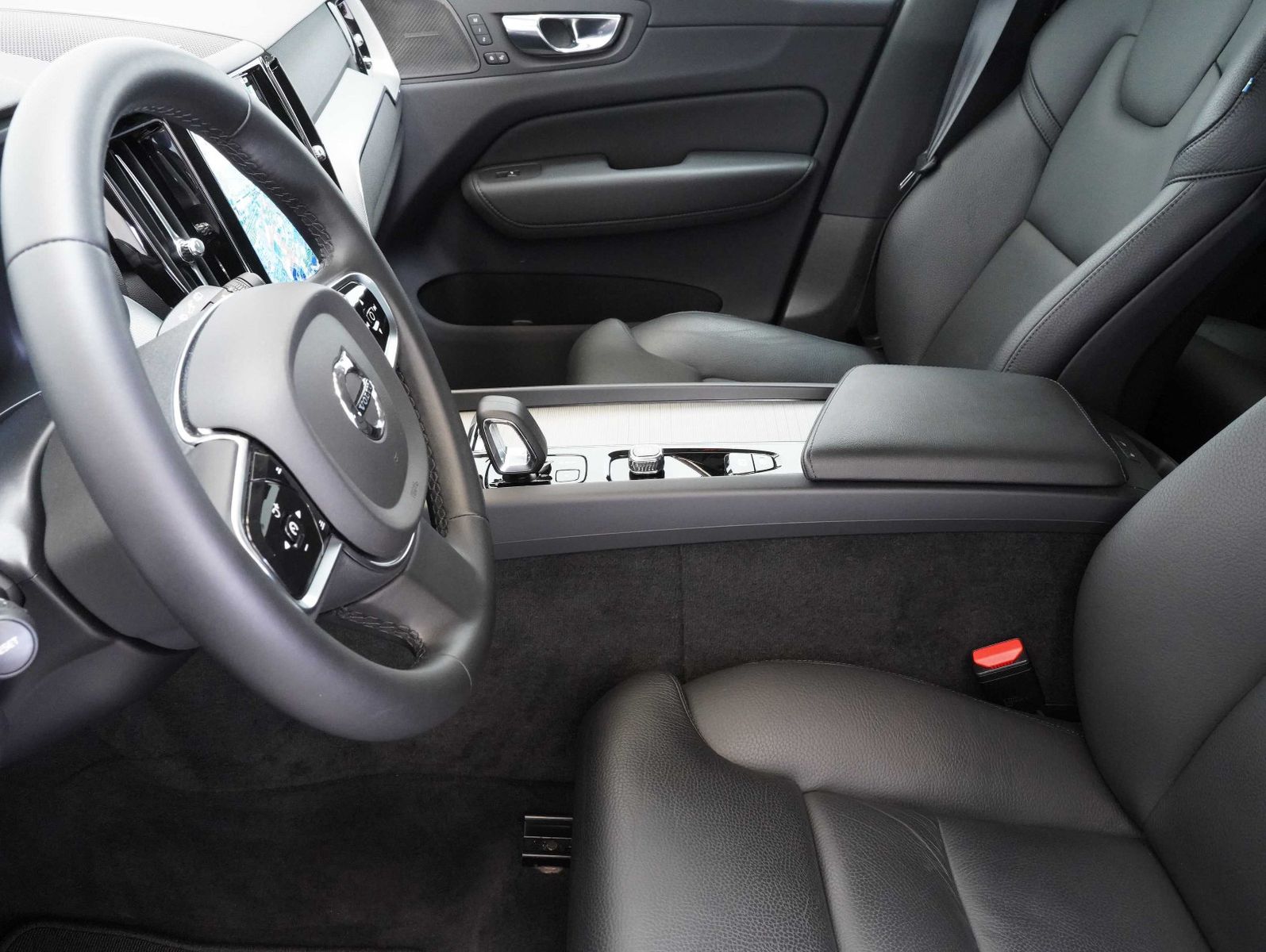 Volvo XC60 B4 B Plus Dark LED/NAVI/ACC/BLIS