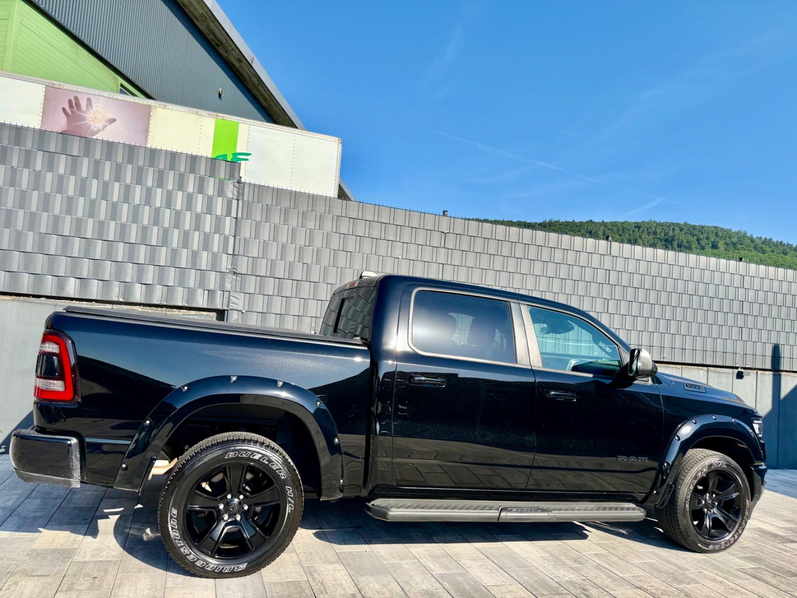 Dodge RAM 5,7 V8 HEMI-WIDEBODY-SPORT/EDITION-CREW CAB