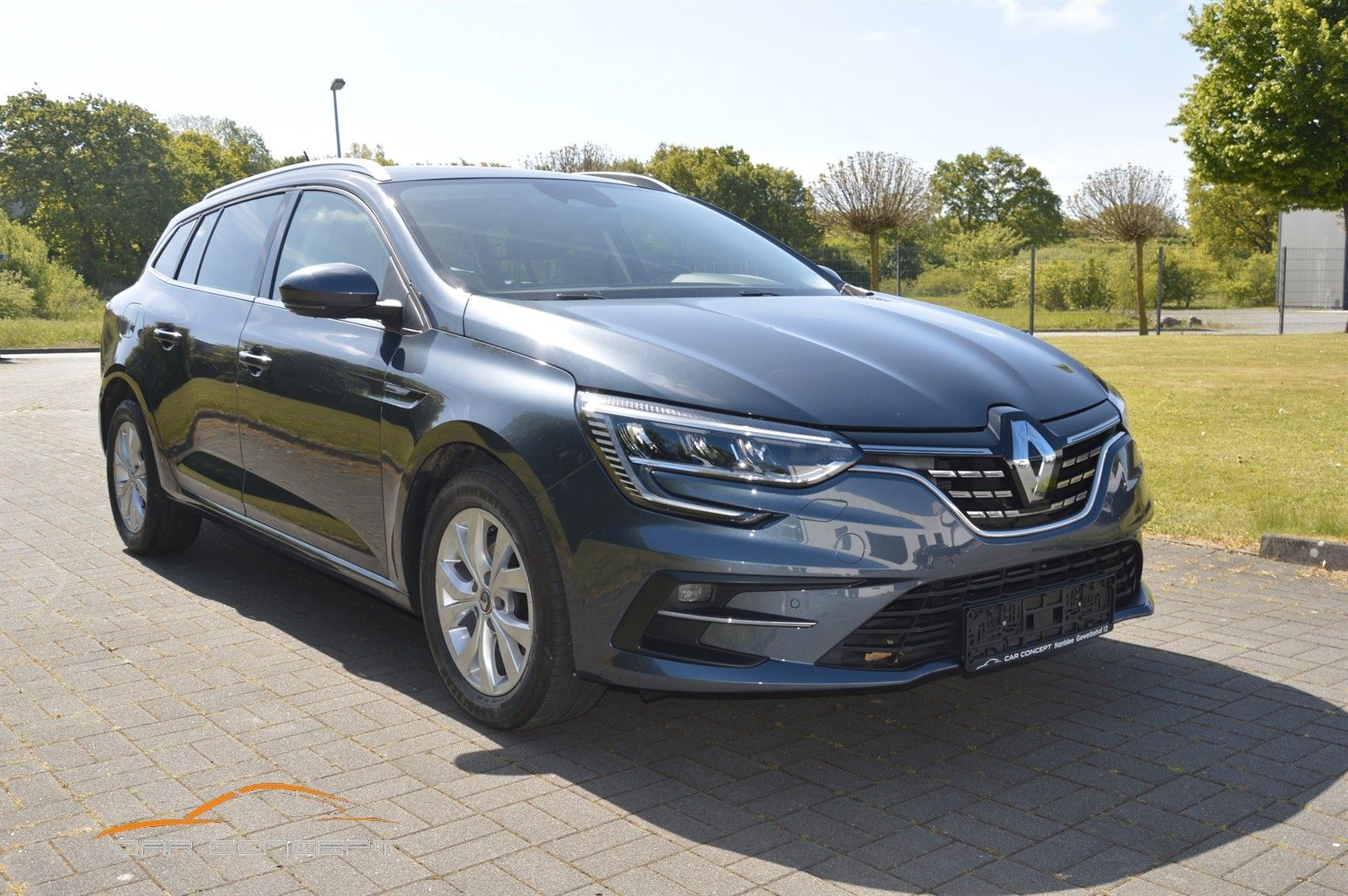 Renault Megane Grand Tour AUT Edition - Samsaru's Car Outlet