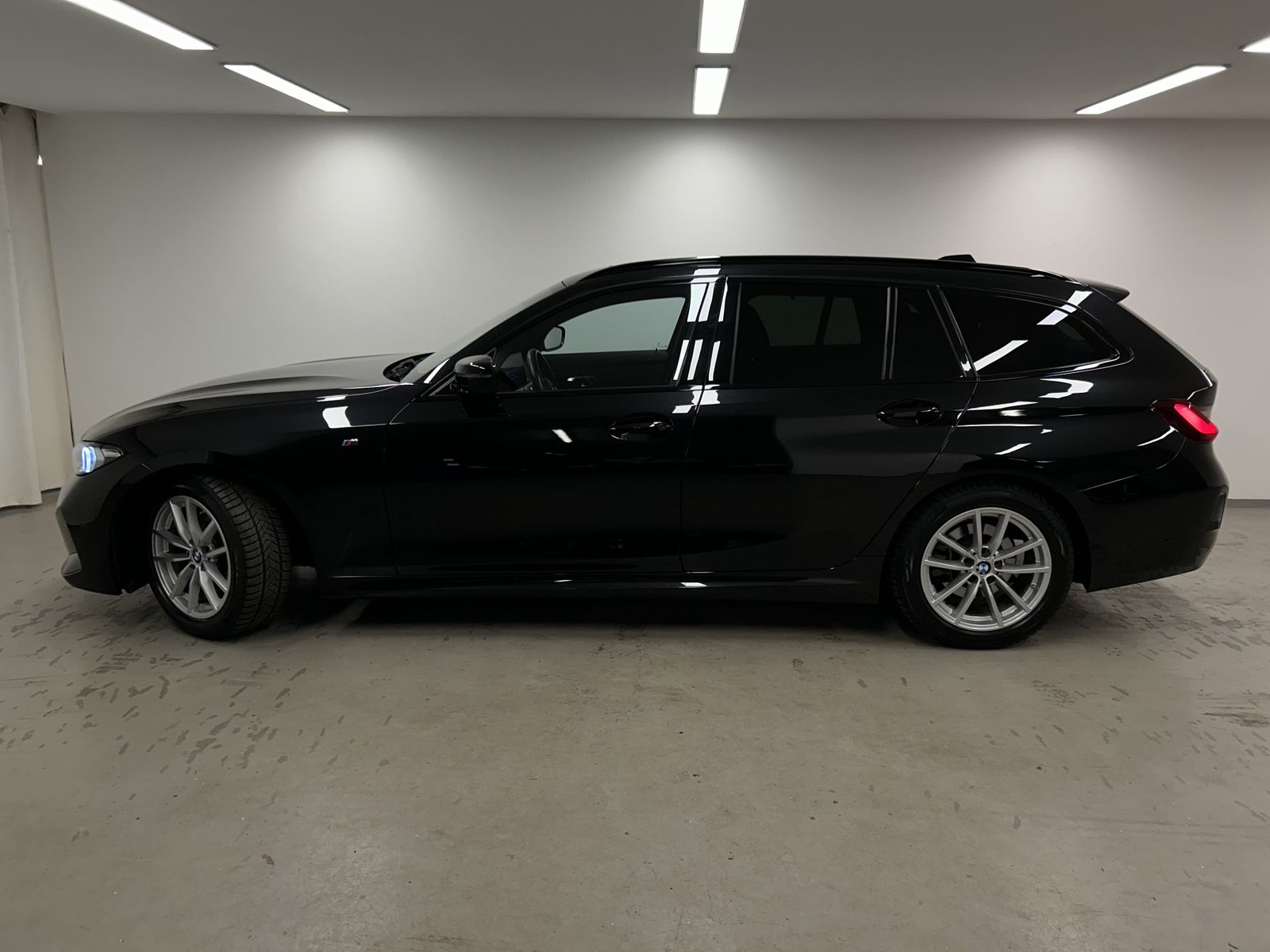BMW 320d Touring M Sportpaket - Samsaru's Car Outlet