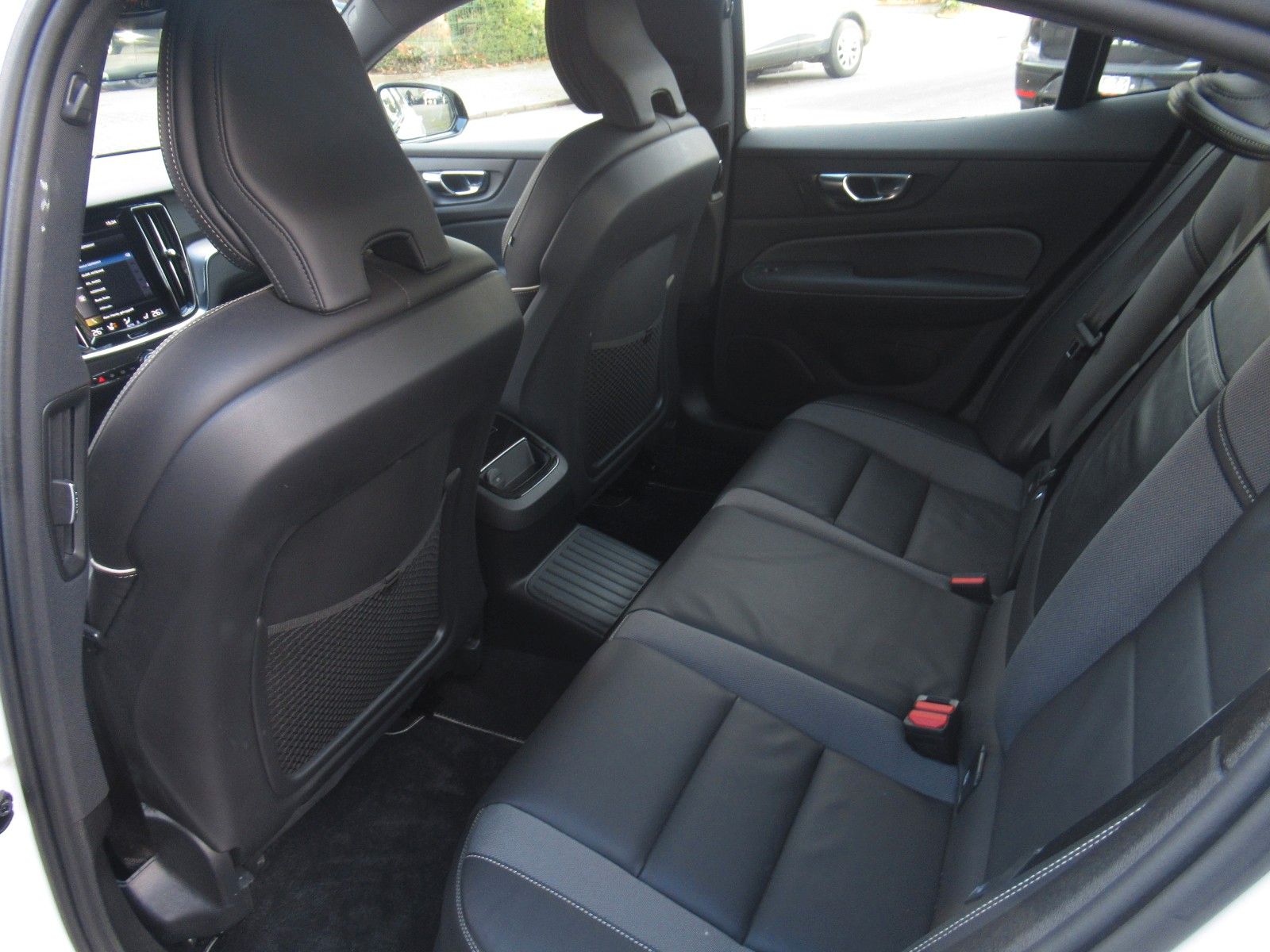 Volvo S60 Lim. R Design Recharge Plug-In Hybrid AWD