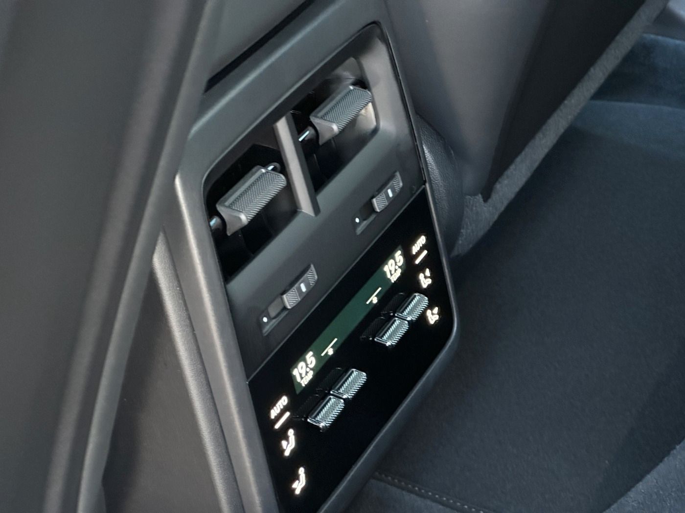 Porsche Macan - Samsaru's Car Outlet