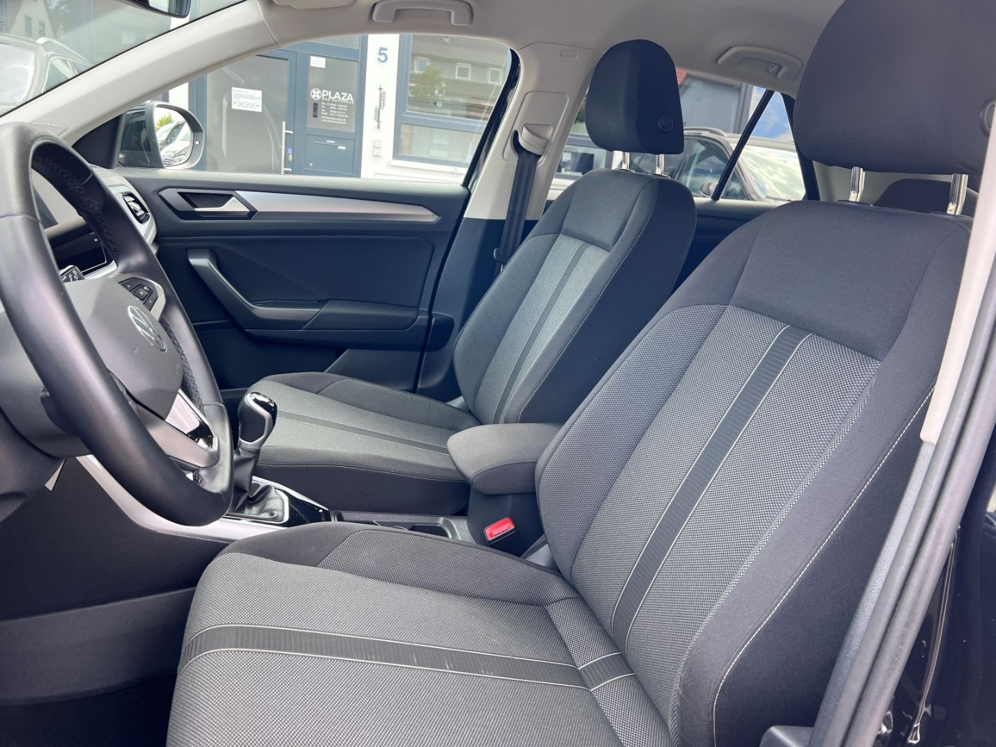 Volkswagen T-Roc 1.0TSI Life - Samsaru's Car Outlet