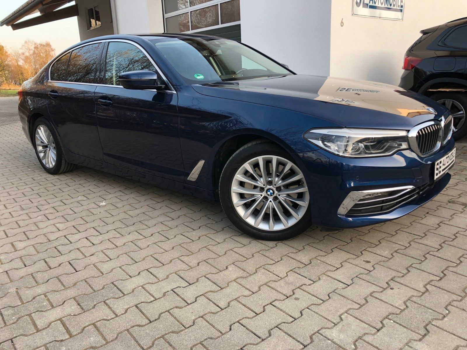 BMW 530 d xDrive *HEAD-UP-LEDER-NAVI*KAME*KOMFOR*LED