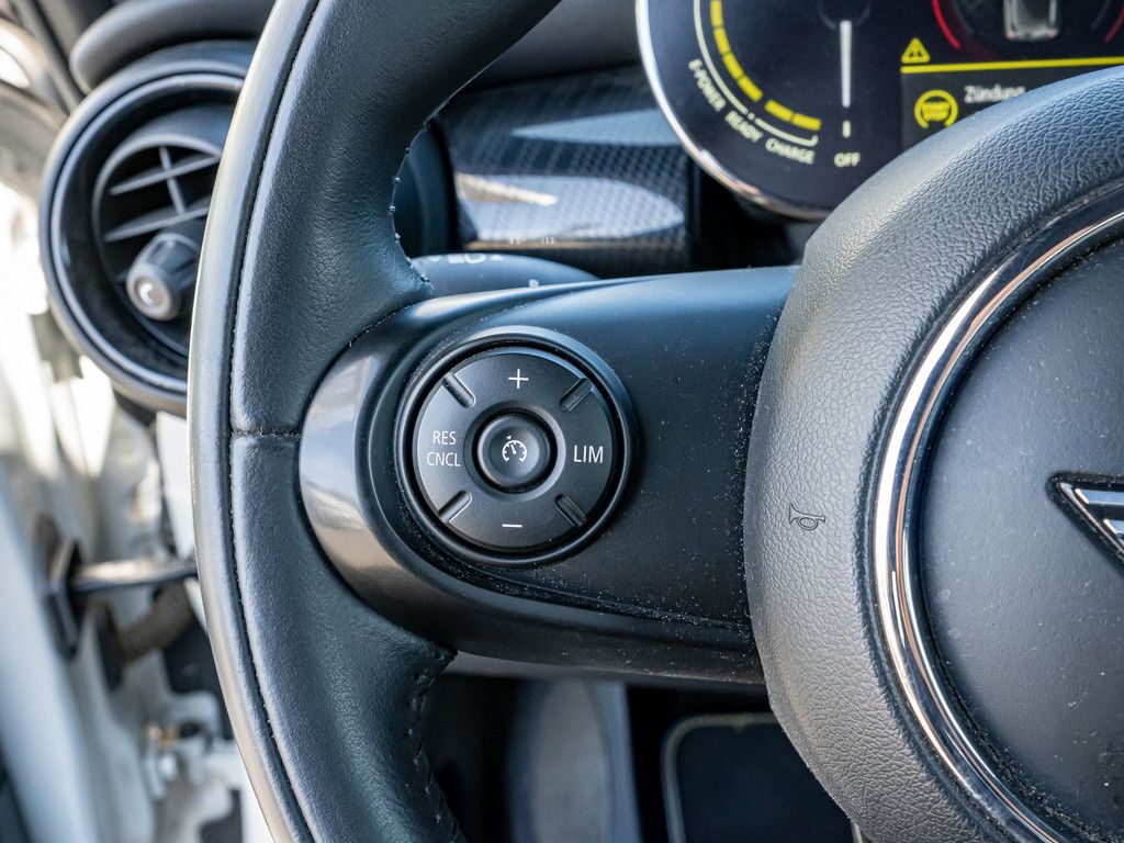 MINI Cooper SE Trim - Samsaru's Car Outlet