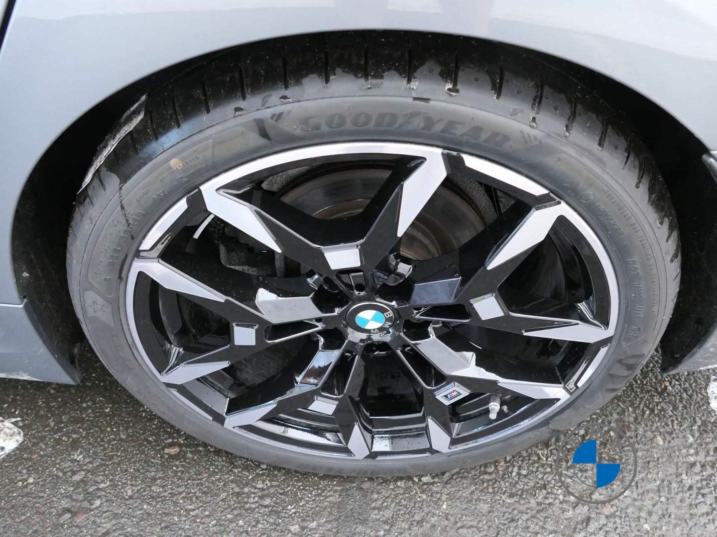 BMW 320i Touring M Sport 19" AHK Pano HIFI