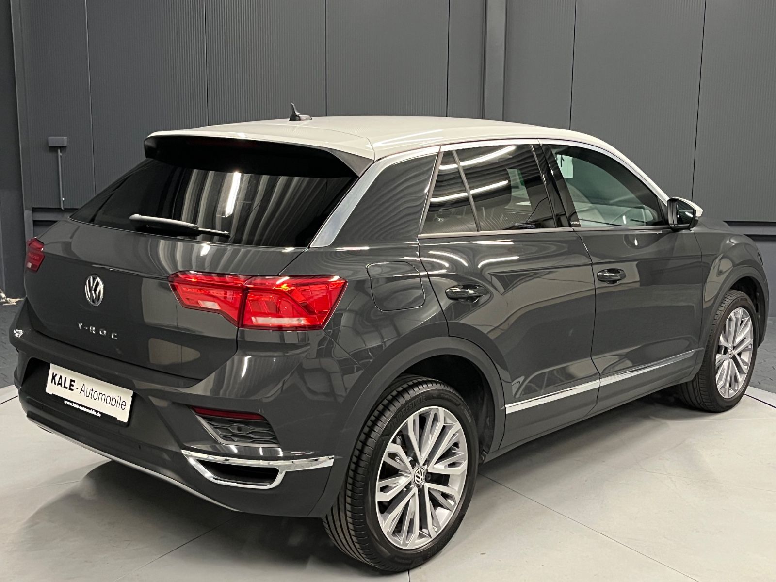 Volkswagen T-Roc 1.5 TSI DSG United - Samsaru's Car Outlet