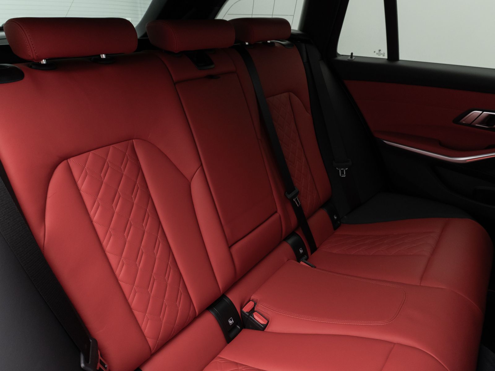 BMW 330i xD SportLine - Samsaru's Car Outlet