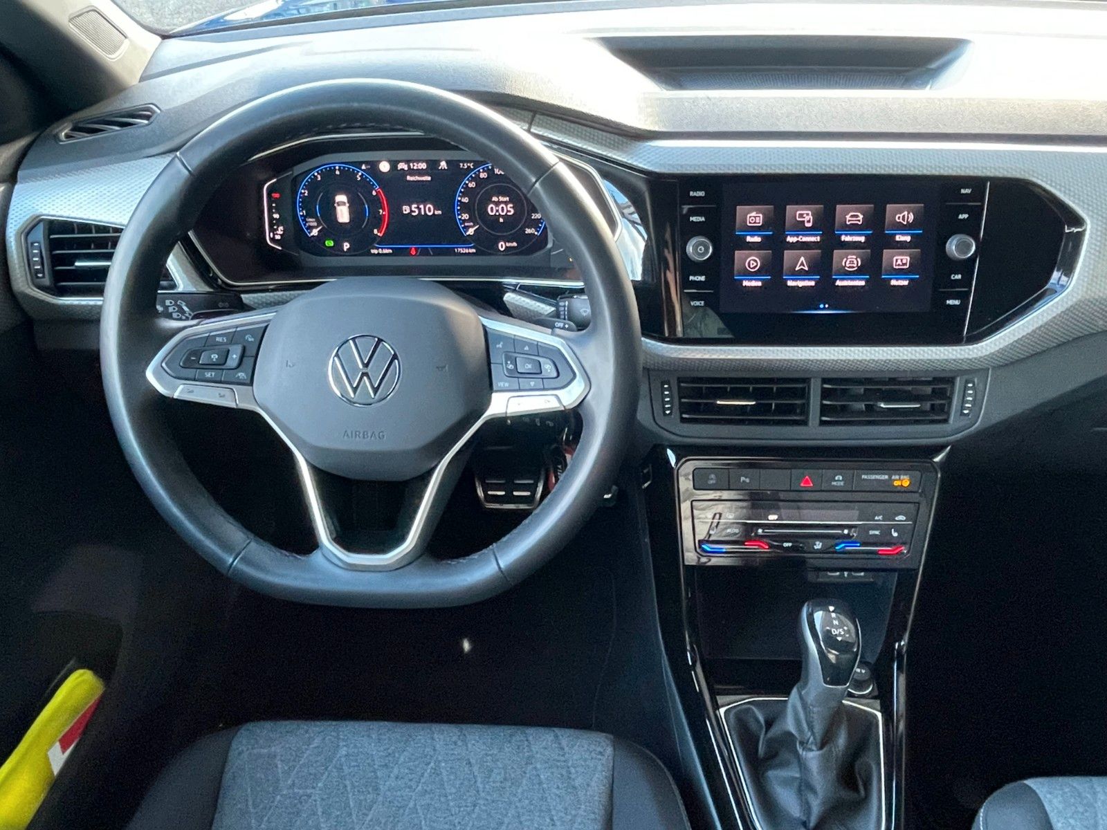 Volkswagen T-Cross 1.0 TSI MOVE - Samsaru's Car Outlet