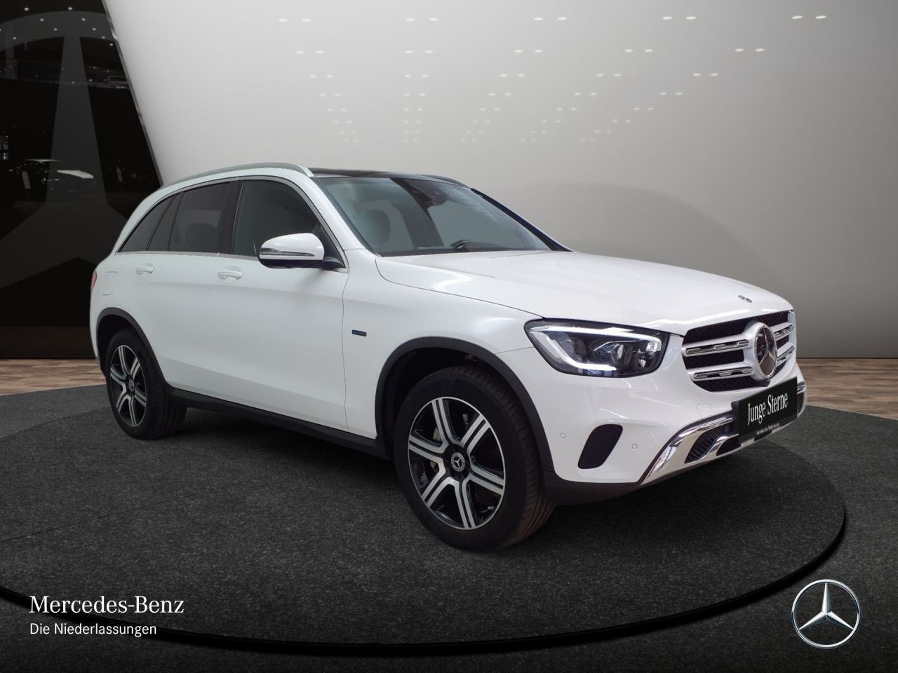 Mercedes-Benz GLC 300 e 4M AMG - Samsaru's Car Outlet