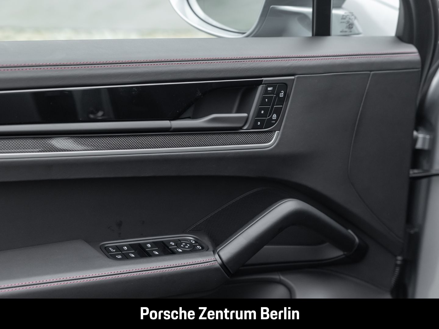 Porsche Cayenne S E-Hybrid Burmester Sportabgasanlage