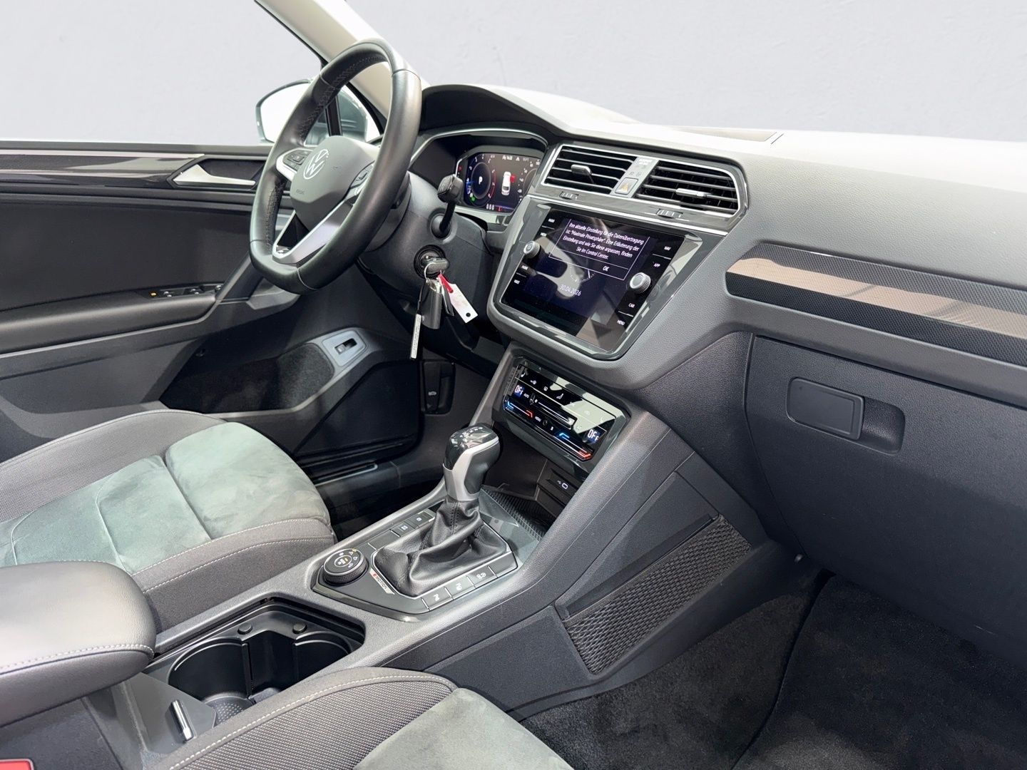 Volkswagen Tiguan 2.0 TSI 4M DSG ELEGANCE MATRIX PANO AHK K