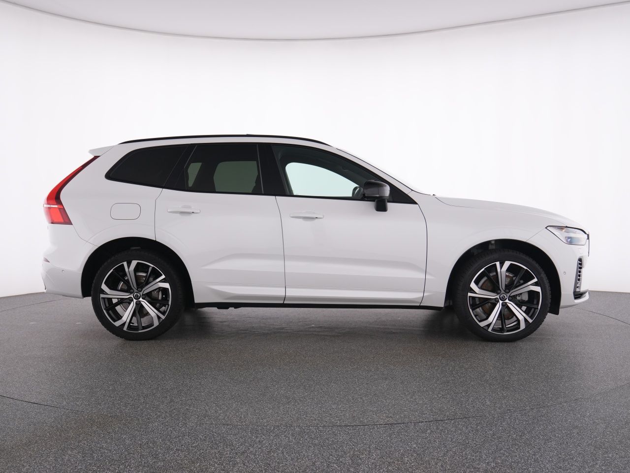 Volvo XC60 T6 Recharge PLUS DARK LICHTPAK+360°+PANO