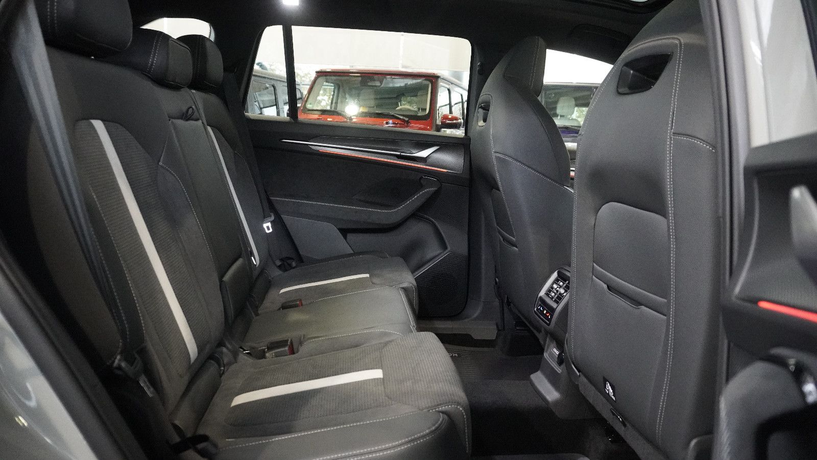 Skoda Kodiaq 2.0 TDI 4x4 Sportline*AHK*PANO*STHZ*HEAD