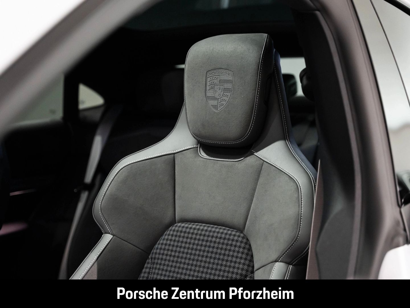 Porsche Taycan BOSE LED-Matrix Panoramadach Luftfederung