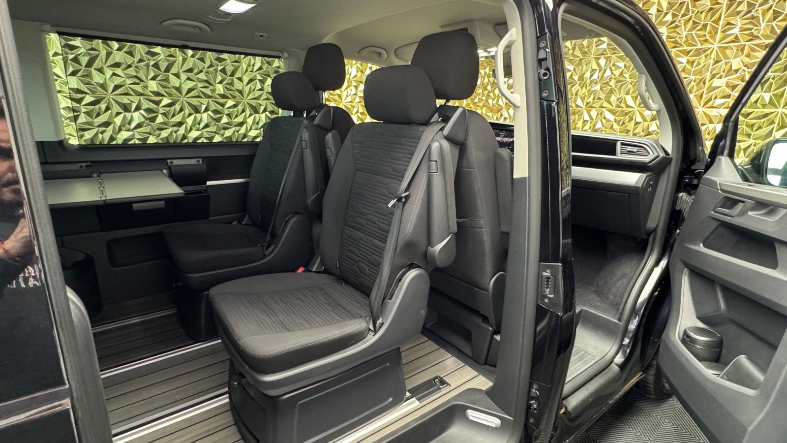 Volkswagen T6.1 Multivan Comfort - Samsaru's Car Outlet