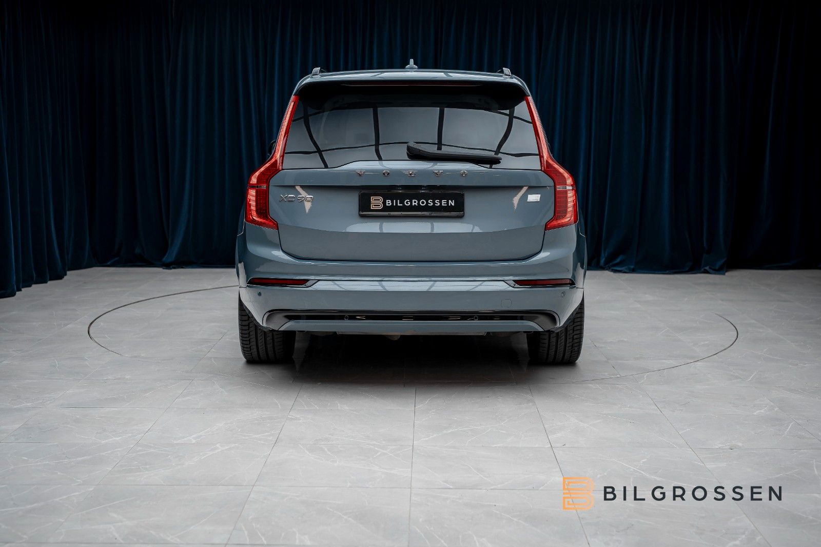 Volvo XC90 T8 Recharge Ultimate Dark B&W Pano HUD