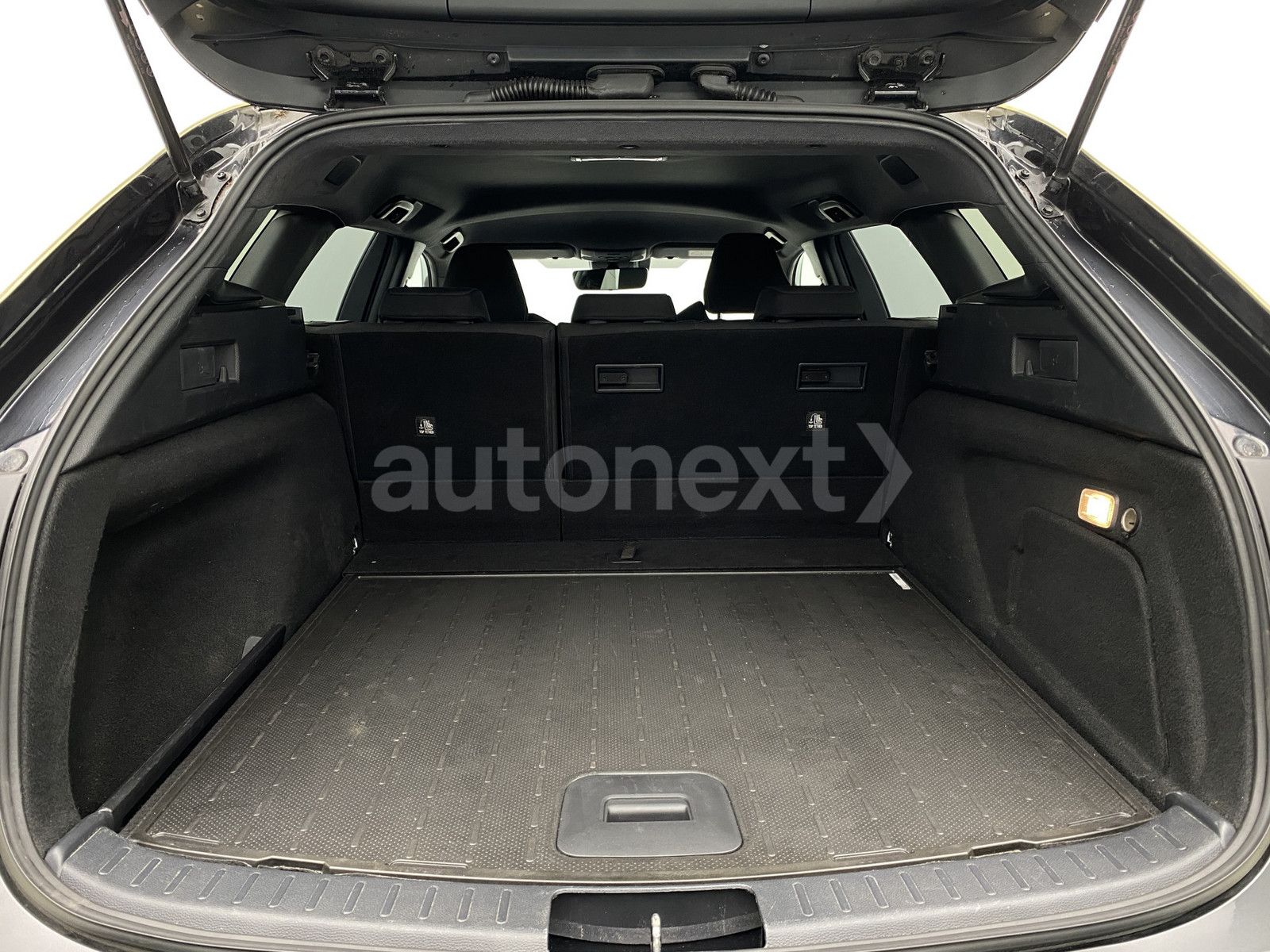 Toyota Corolla 2.0 Hybrid Business Edition - Samsaru's Car Outlet