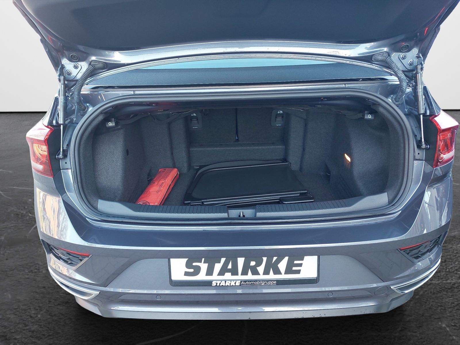 Volkswagen T-Roc R-Line Black - Samsaru's Car Outlet