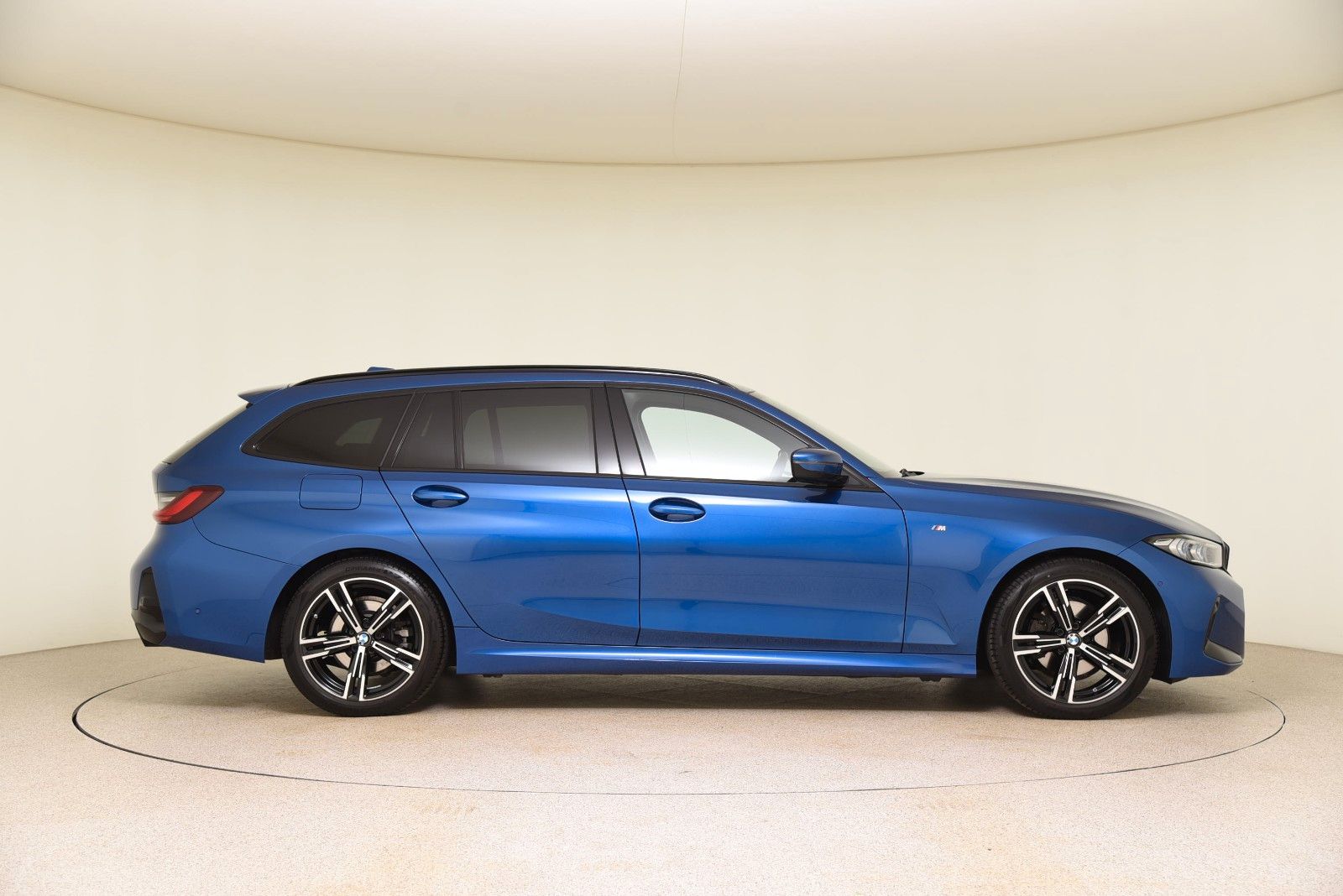 BMW 320d xDrive Touring M Sport - Samsaru's Car Outlet
