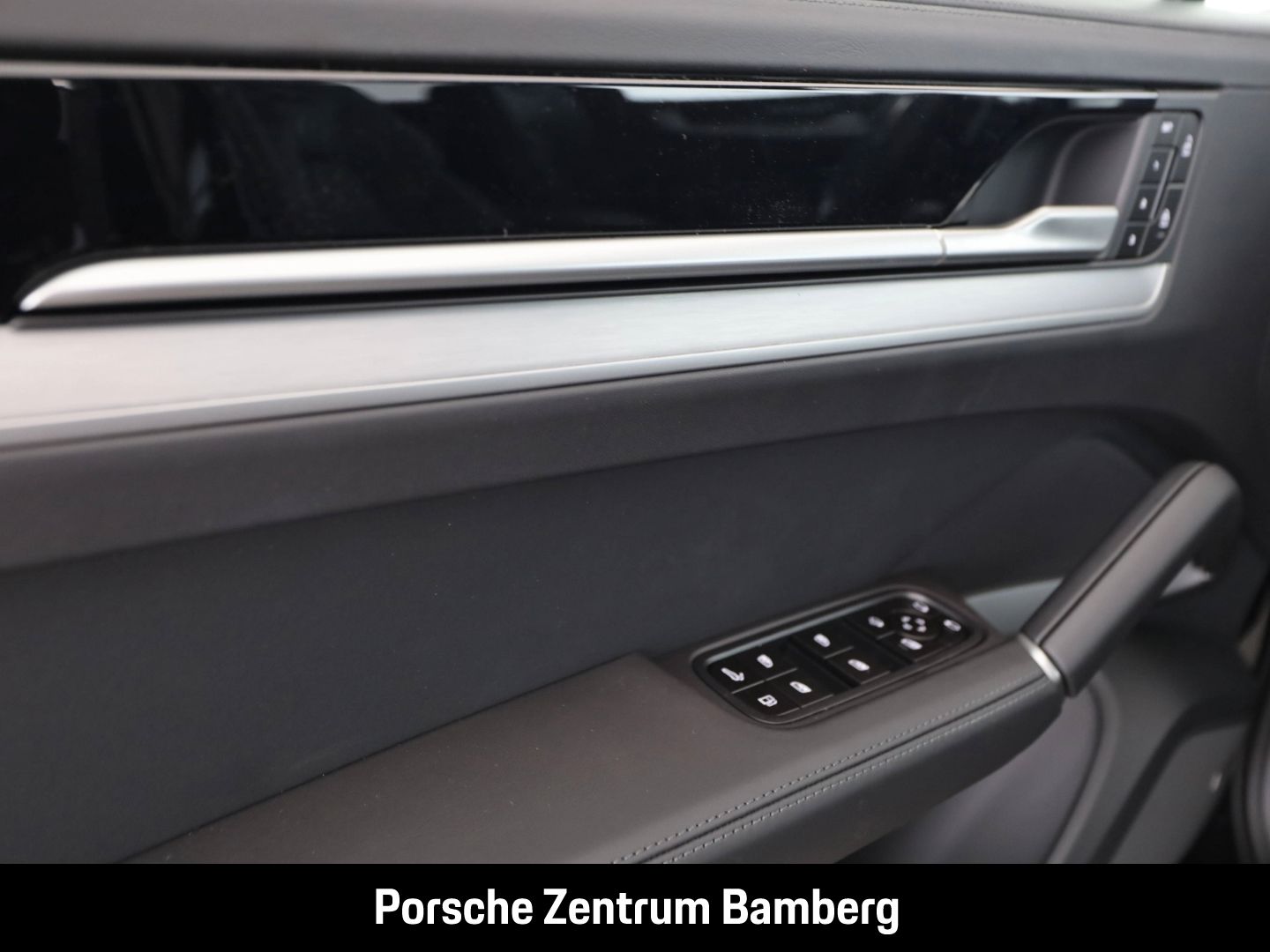 Porsche Cayenne E-Hyb./ 18-Wege/ 22 Zoll/ BOSE/ Hinterac