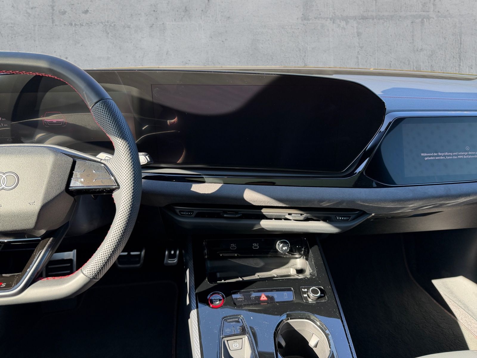 Audi A5 Avant e-hybrid 220kW S-LINE MATRIX+AHK+PANO