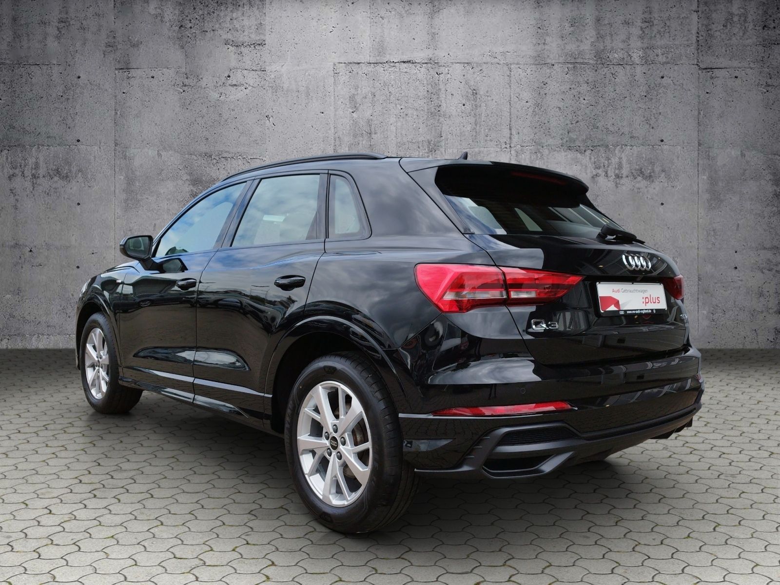 Audi Q3 S line 35 TDI quattro S-tronic - Samsaru's Car Outlet