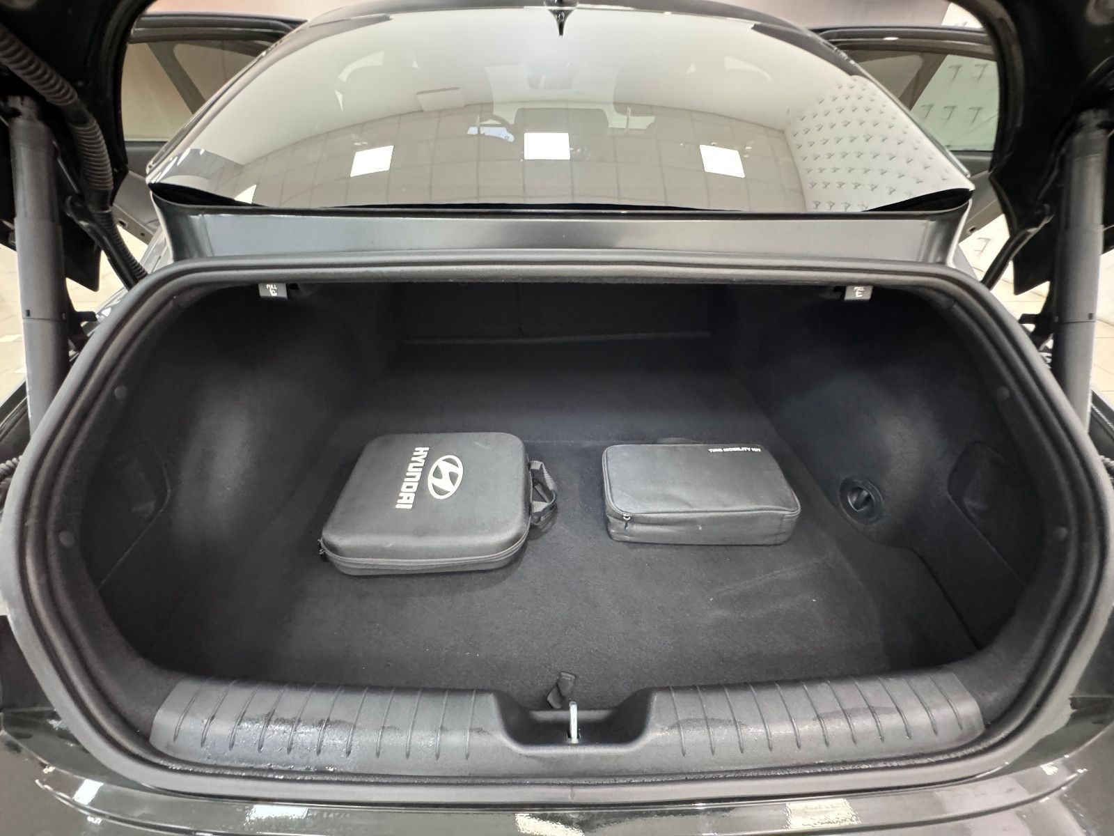 Hyundai IONIQ 6 77,4kWh 325ps 4WD Uniq 360°K/BOSE/DIGI