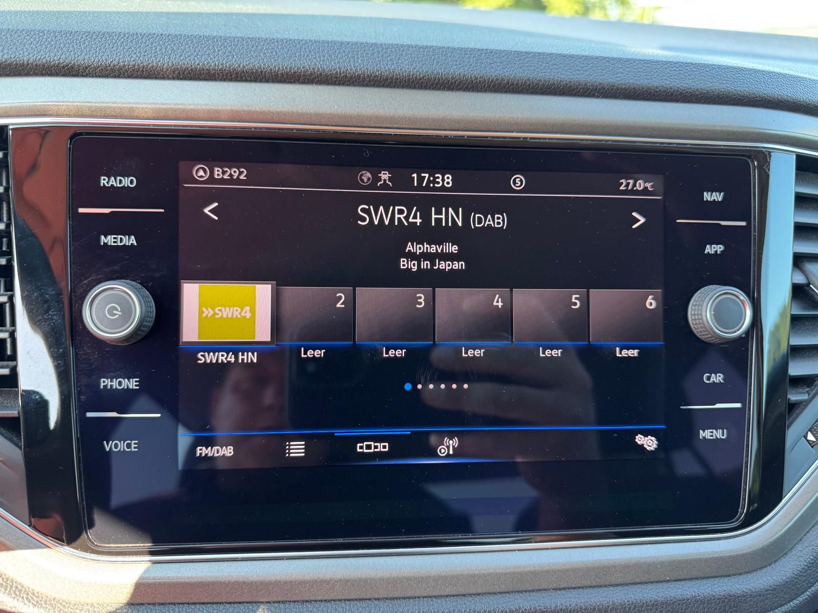 Volkswagen T-Roc 2.0 TDI Style - Samsaru's Car Outlet