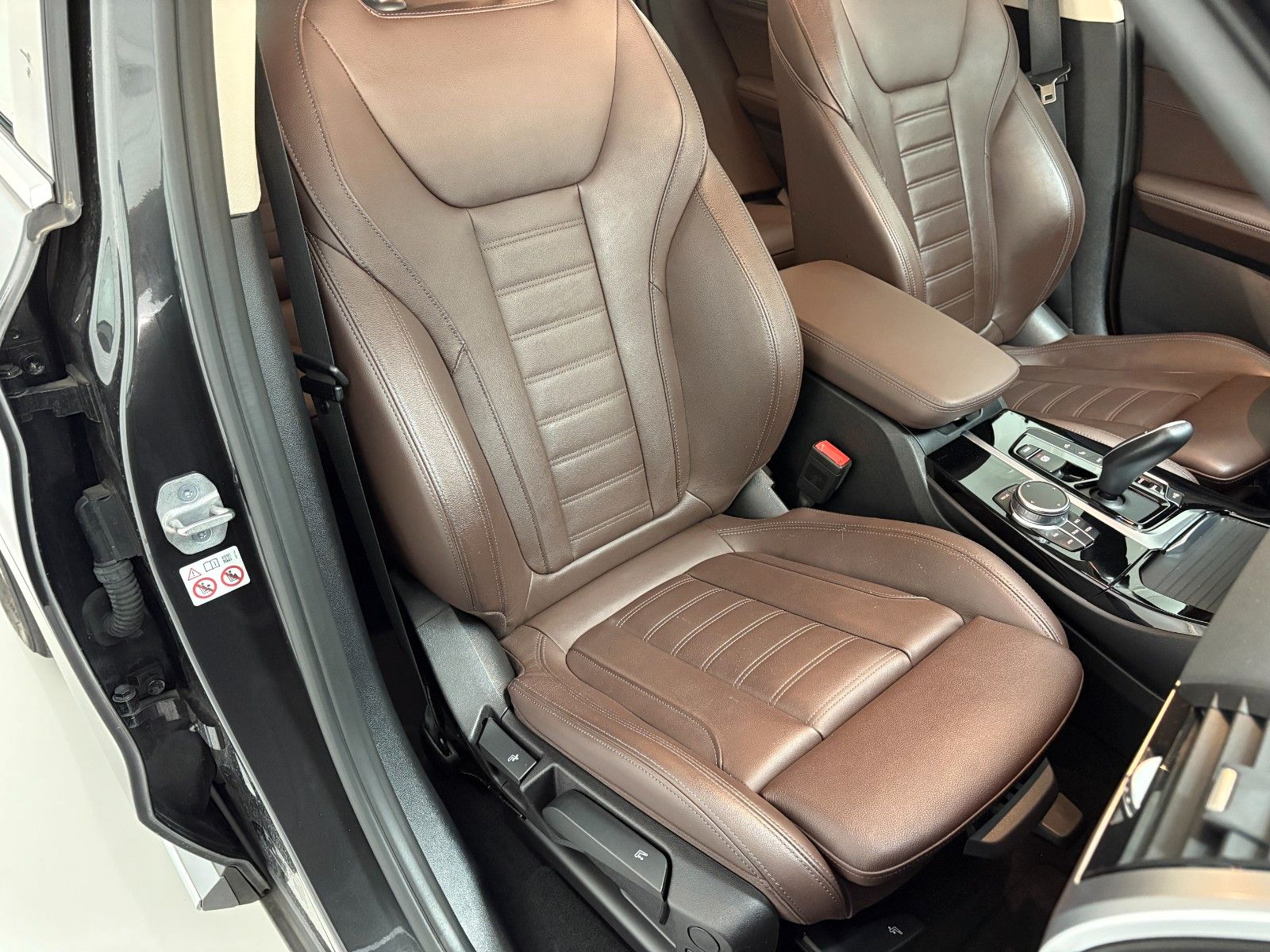 BMW X3 xDrive 30 e Luxury Line - Samsaru's Car Outlet