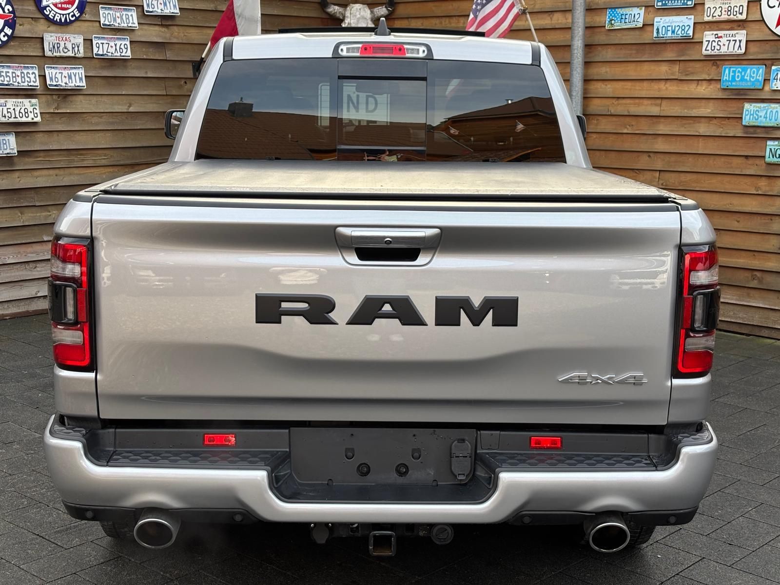 Dodge RAM 1500 5,7 Limited 4x4 LED Pano AHK Memory LPG